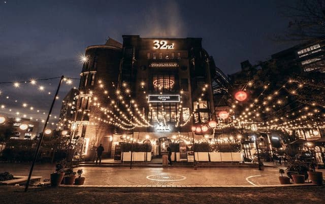 32nd Avenue Milestone