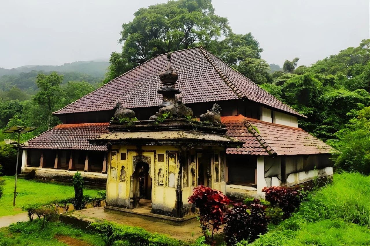 Nalknad Palace